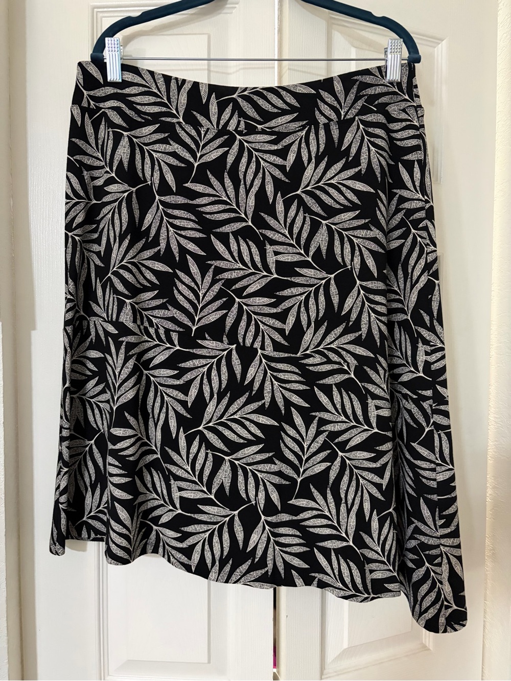 J. Jill Black Leaf-Print A-Line Asymmetric Skirt